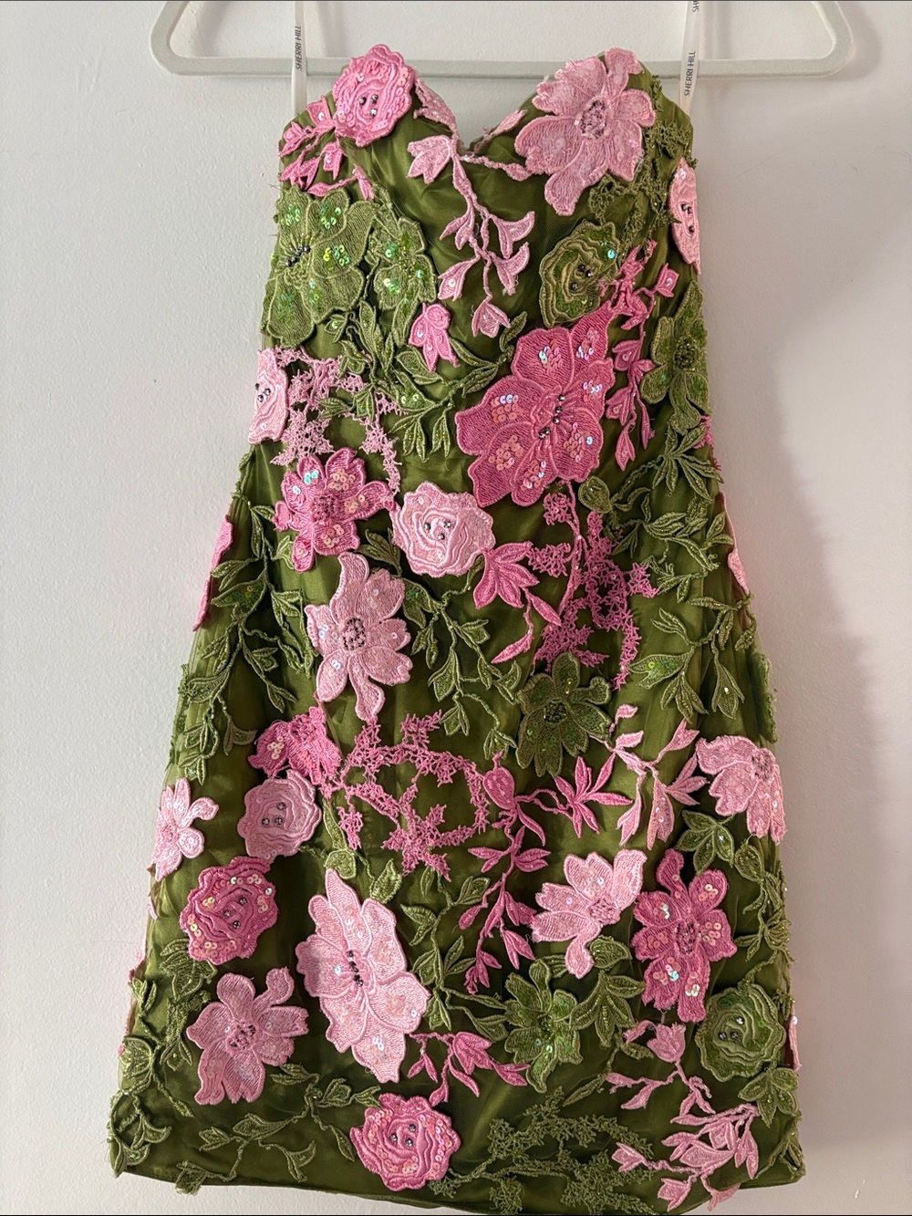 Sherri Hill Olive Green Strapless Dress with Pink Floral Appliqués—STUNNING 🌺🔥❤️